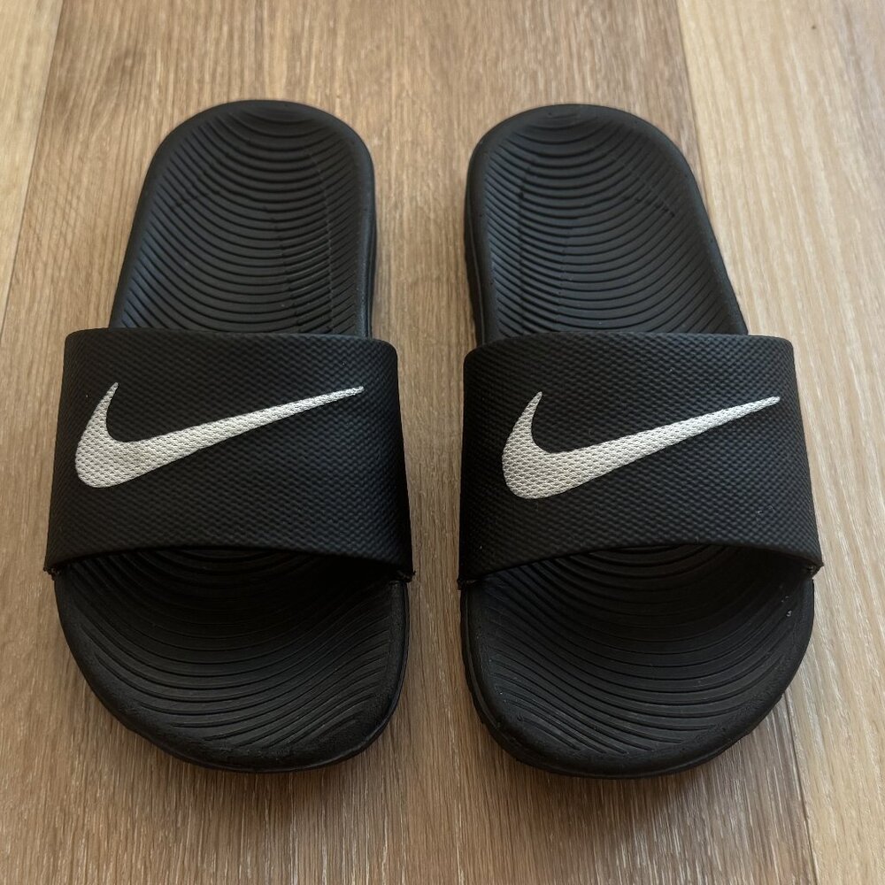 Nike KAWA Slides - Kids Size 2